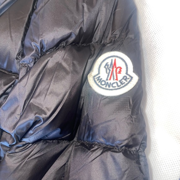 Moncler White Garment Bag with Logo - Picture 3 of 7
